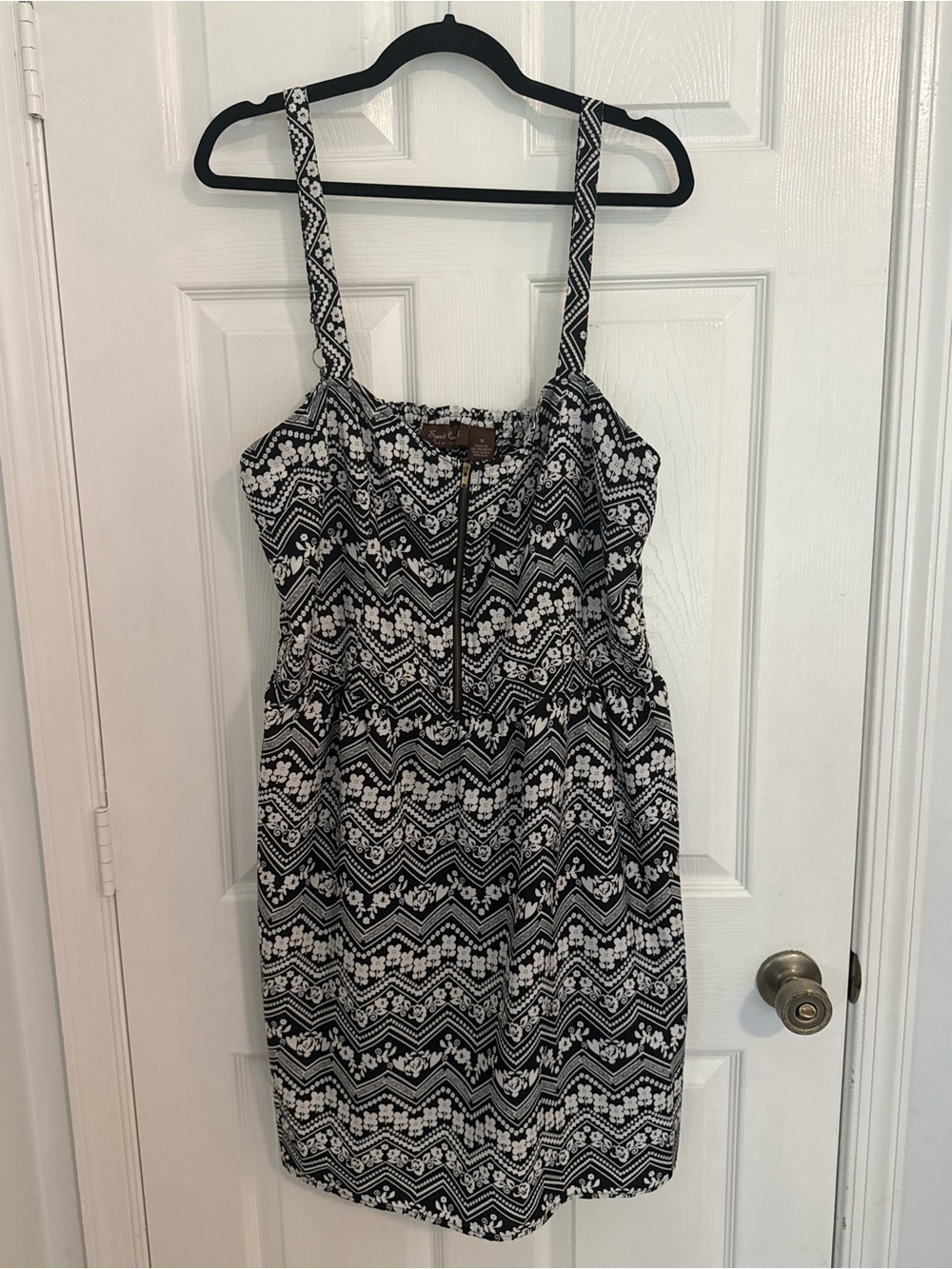 Speed Control Black & White Geometric Zip-Front Sundress